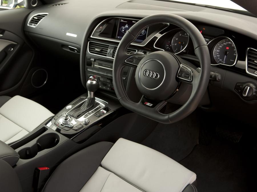 Торпедо Audi S5 Coupe 2012 года  (AU) (фото 14 из 14)